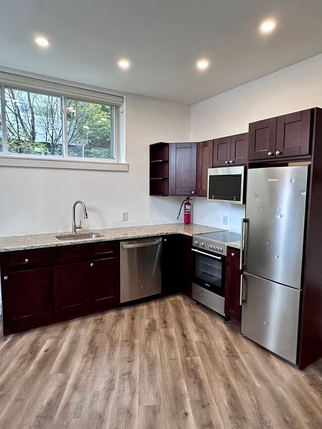 Foto del edificio - 853 N American St