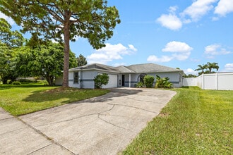 Building Photo - 809 Kara Cir