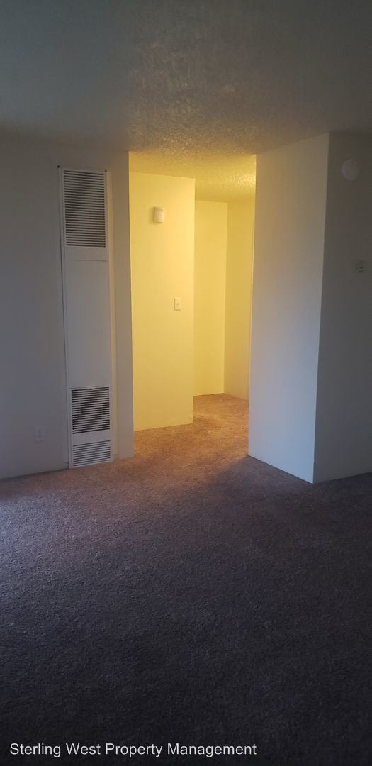 Building Photo - 50-52 Maple St