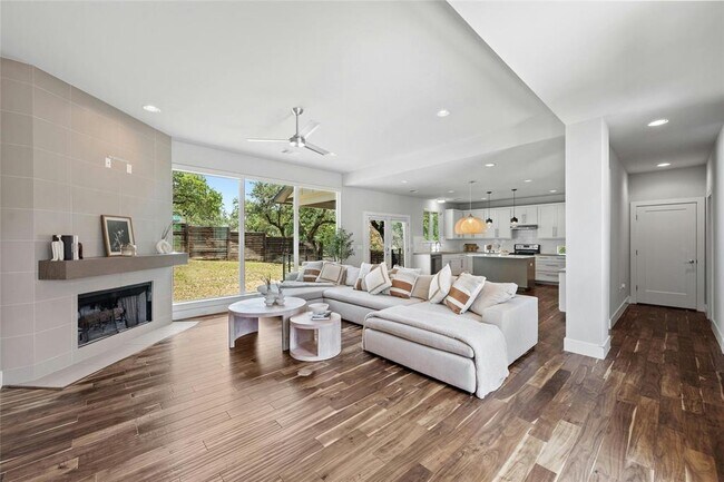 Building Photo - 15500 Enid Dr