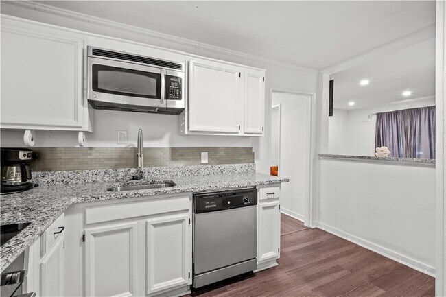 Foto del edificio - 1738 Duke Rd