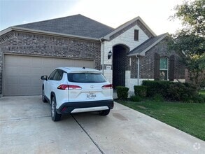 Building Photo - 1801 Chimney Dr