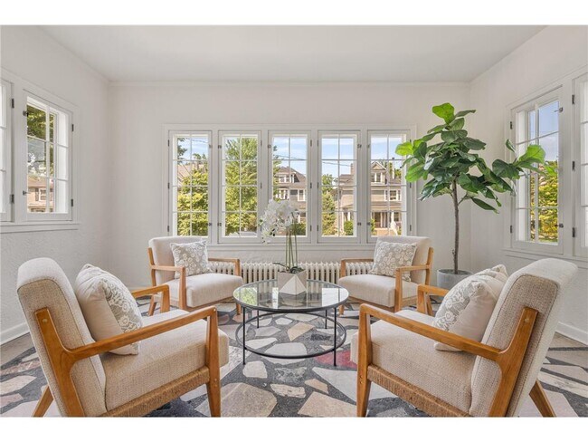 Foto del edificio - 1621 W 25th St