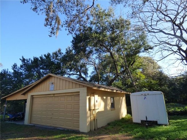 Building Photo - 7805 Albania Ave