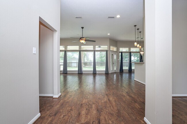 Building Photo - 105 Lawrence Marshall Dr