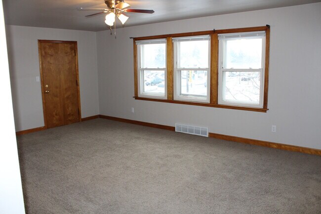 Sala de estar - 525 Bellevue St