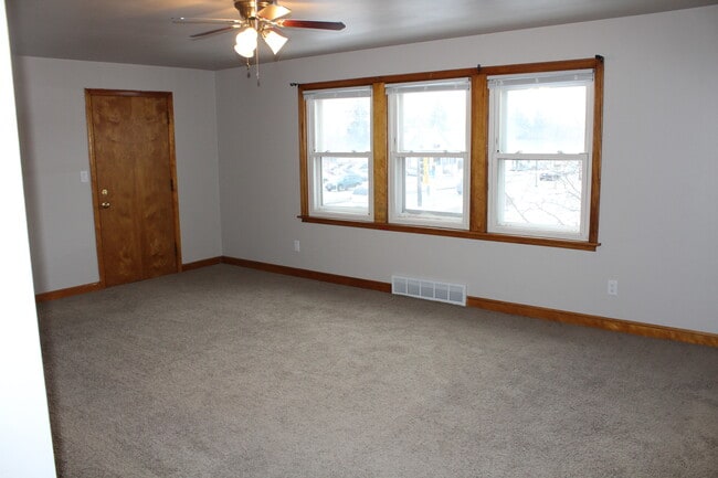 Living Room - 525 Bellevue St