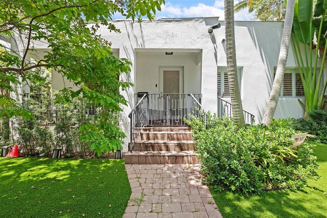 Building Photo - 2511 Tequesta Ln