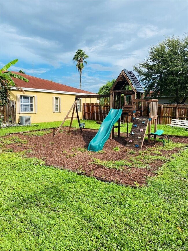 Foto del edificio - 21300 NE 8th Ct