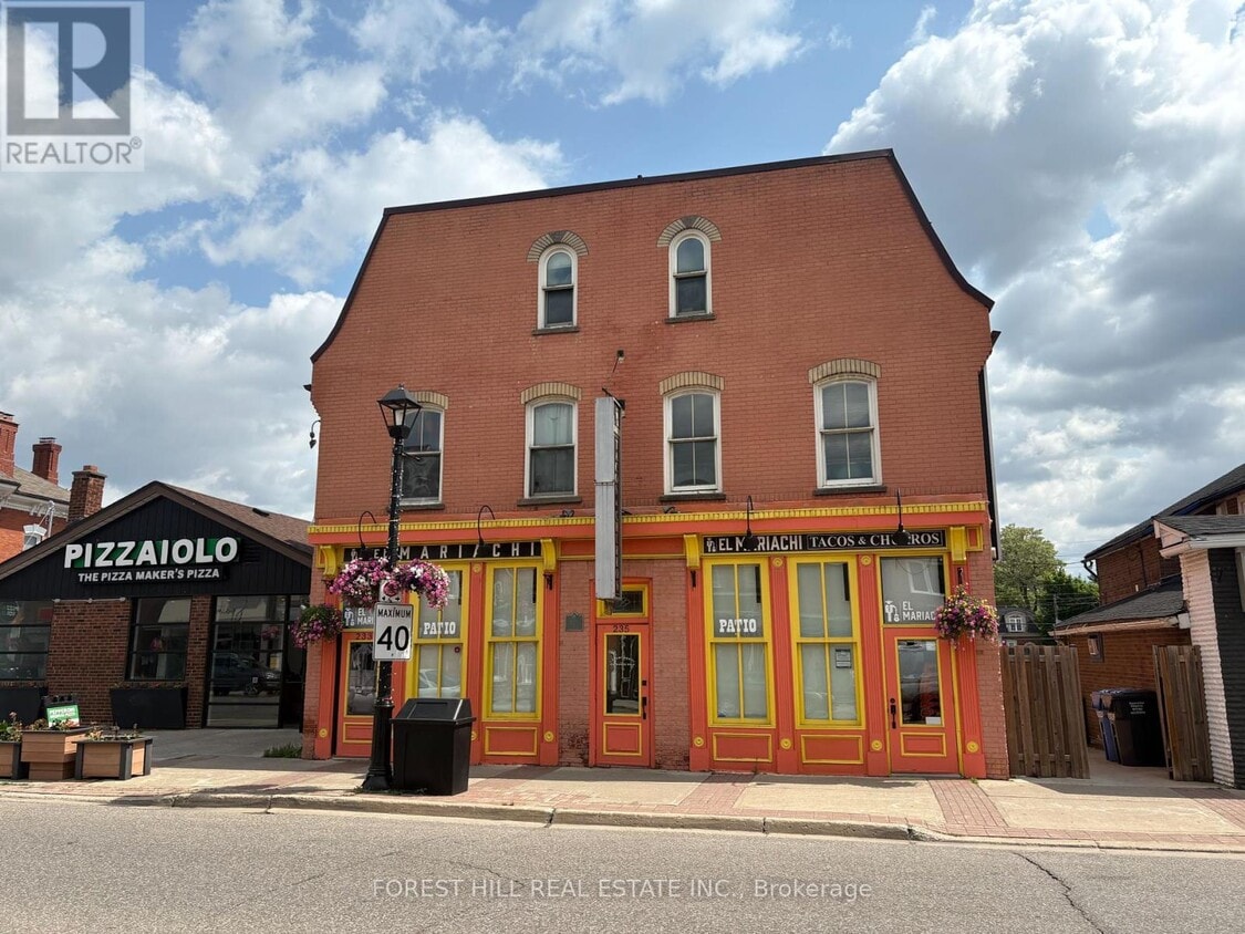 Primary Photo - 235-235 Queen St S