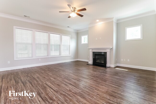 Foto del edificio - 238 Heathwood Dr