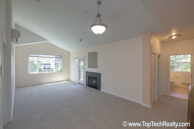 Foto del edificio - 2 BD* 2BA* Condo in the heart of Cedar Mil...