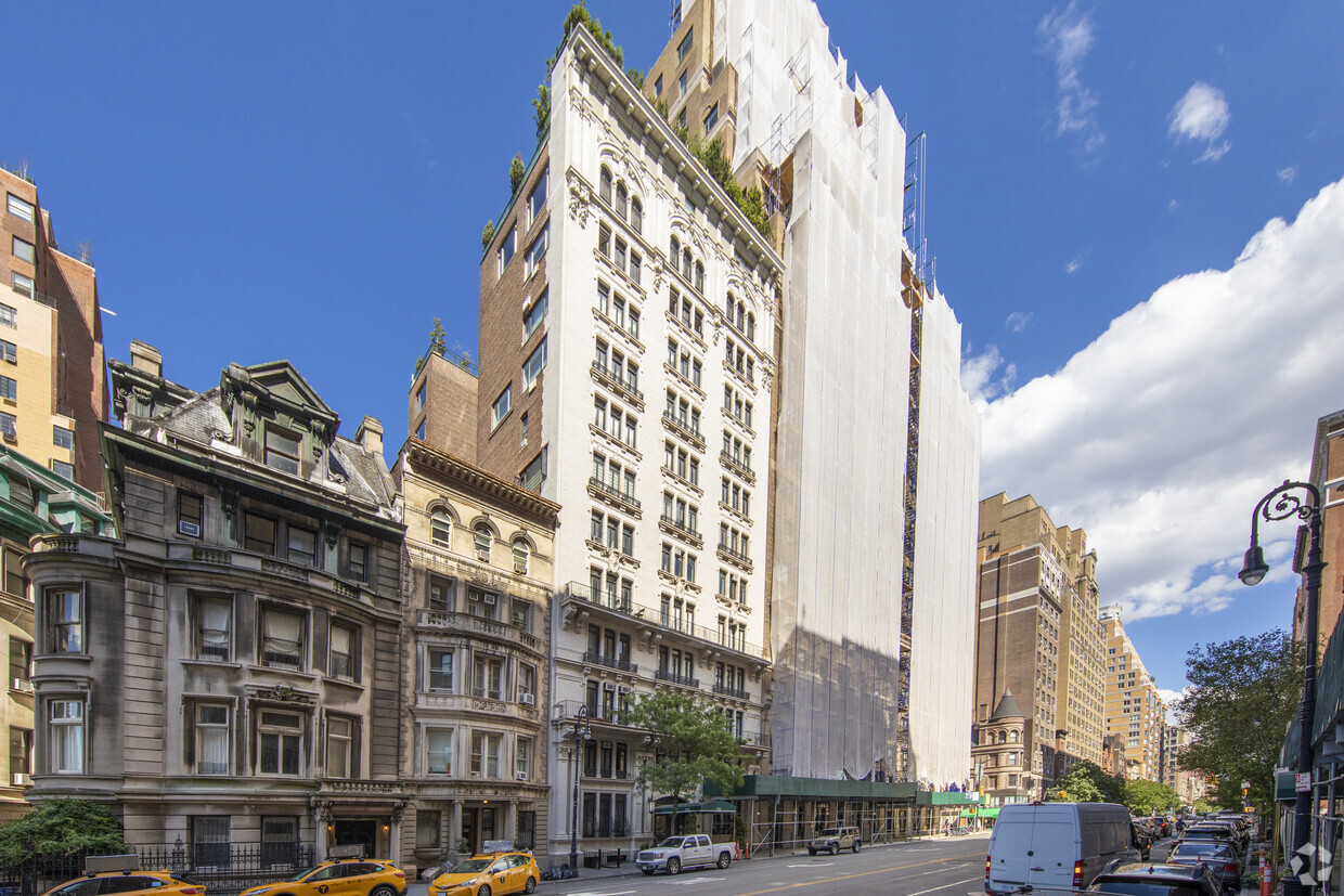 305 W 72nd St New York, NY 10023 - 305 W 72nd St