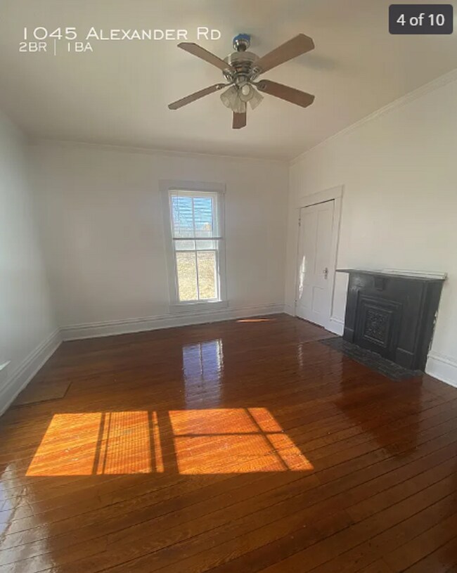 Foto del edificio - 1045 Alexander Rd