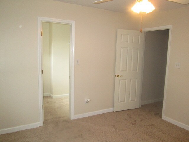 Foto del edificio - 402 Cooper Mill Rd