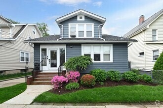 Building Photo - 612 Lake Ave