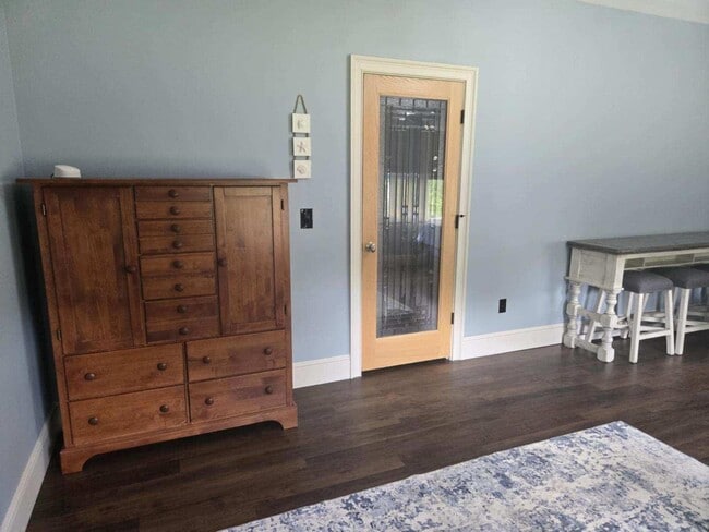 Building Photo - 19 Metacomet Lake Dr