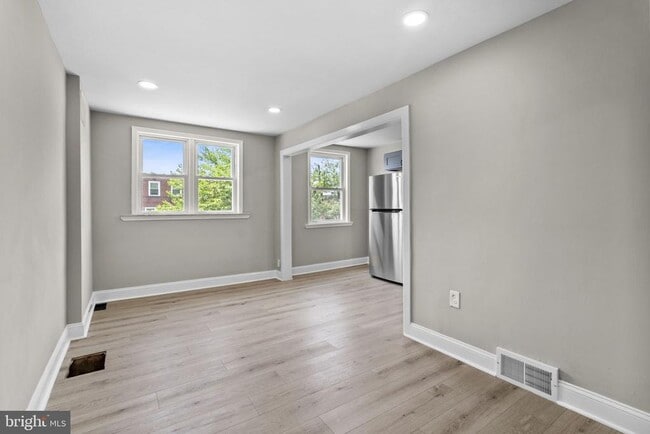 Building Photo - 1072 Tremont Dr