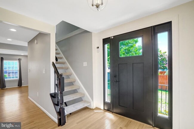 Building Photo - 6063 Hydrangea Dr