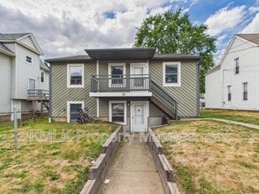 Building Photo - 456 Allyn St
