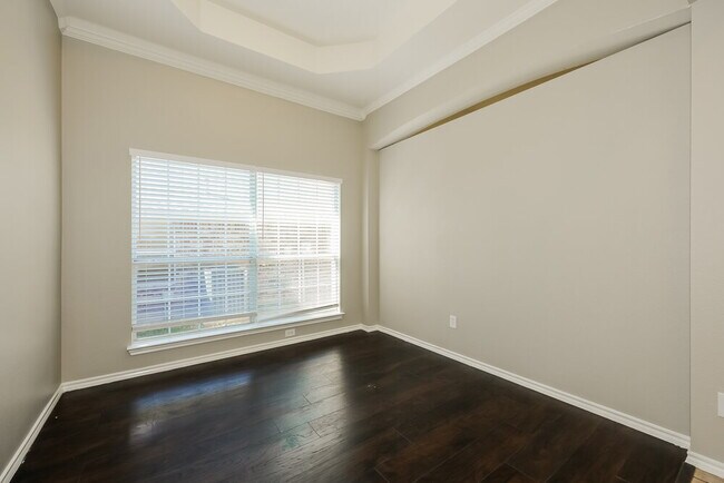 Foto del edificio - 5344 Elmdale Dr