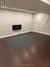 Building Photo - 517 McTavish St