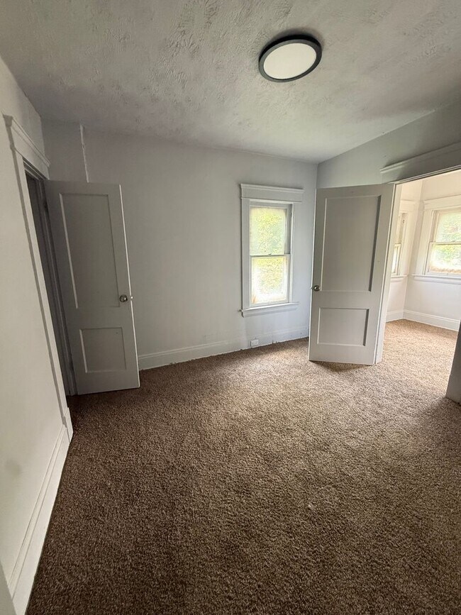Foto del edificio - 4bd Single Cash Pay/Section 8
