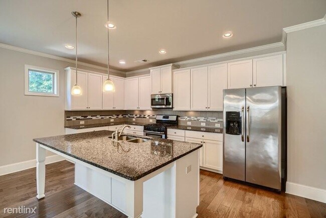Foto del edificio - 4 br, 2.5 bath House - 6410 Country Lake R...