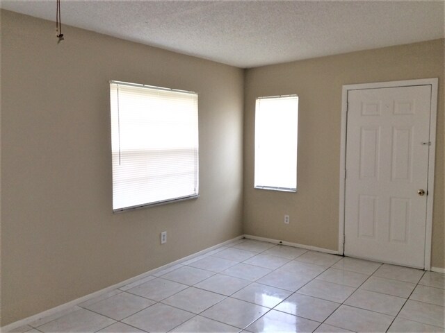 Foto del edificio - 136 W Cedarwood Cir