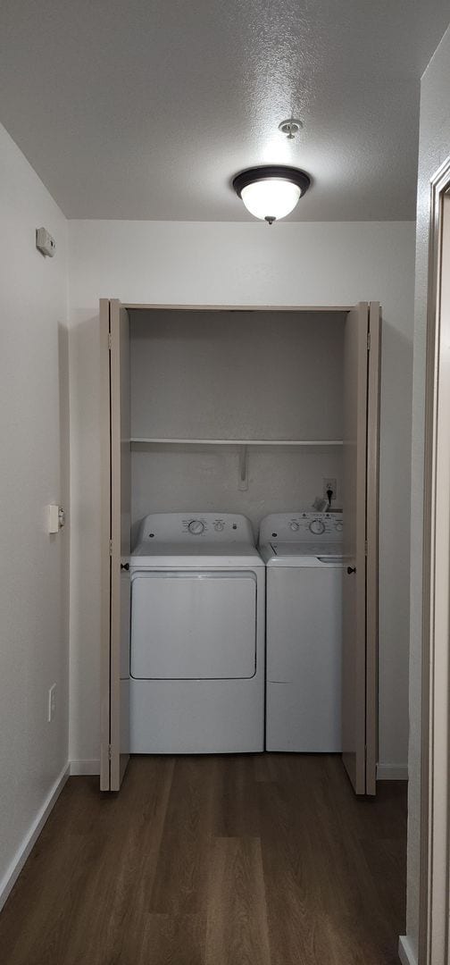 Building Photo - Don’t Miss Out $300.00 Off 1st Month's rent!