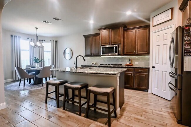 Building Photo - Spacious & Stylish 4-Bedroom Home in Lewisville – Prime Location & Flexible Living