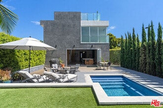 Building Photo - 821 Flower Ave