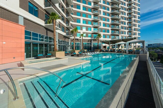 Foto del edificio - 2121 Holcombe Blvd