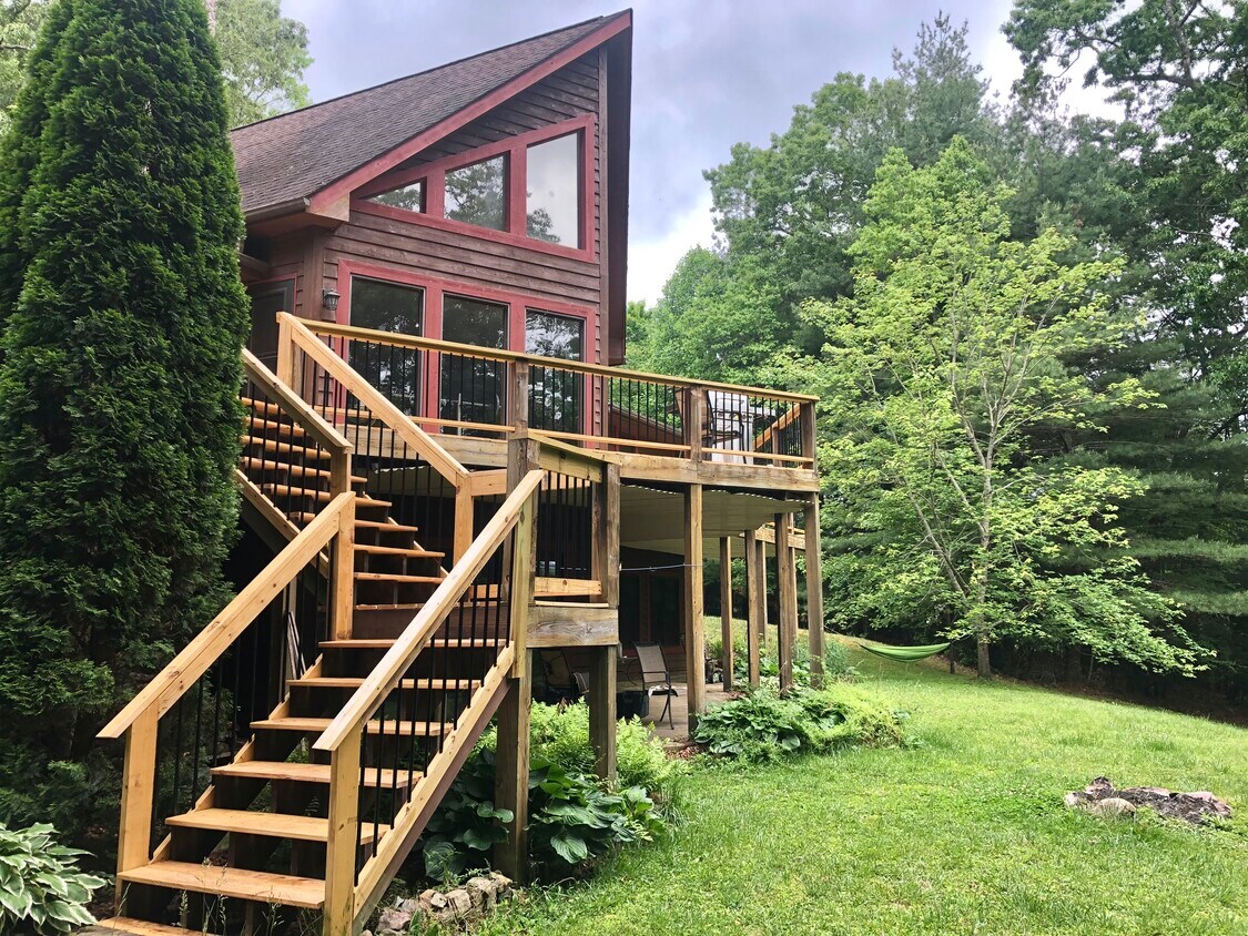 40 Deer Ridge Rd, Mills River, NC 28759 House Rental in Mills River