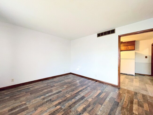 Foto del edificio - 3 Bedroom Home With  Basement