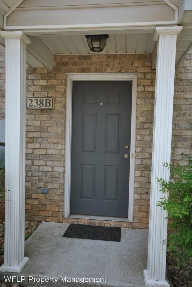 Building Photo - 3 br, 2.5 bath House - 238 B Capital St.