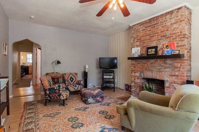 Building Photo - 620 Bellefonte St