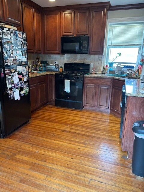 eat in kitchen with granite countertops - 1501 N Broom St
