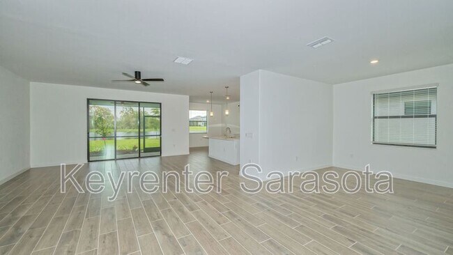 Foto del edificio - 4873 Seafoam Trl
