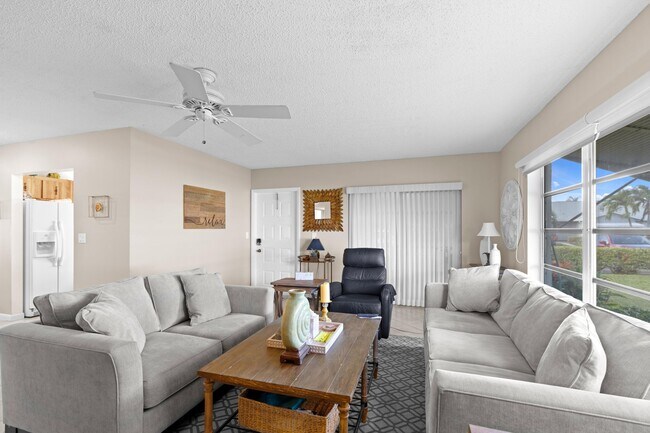 Foto del edificio - 14609 Canalview Dr