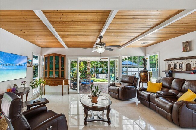Foto del edificio - 12460 SW 69th Ct