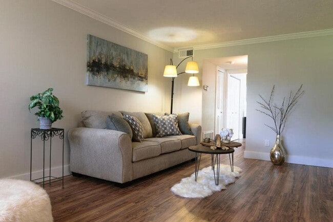 Foto del edificio - 62 Woodland Dr