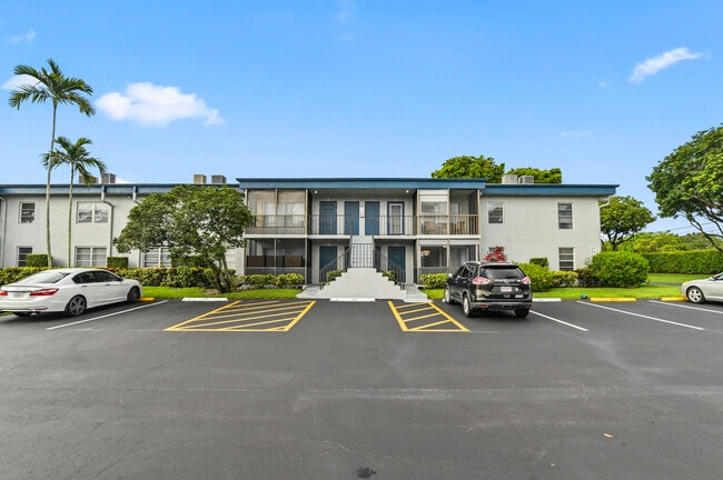 Building Photo - 7535 S Oriole Blvd