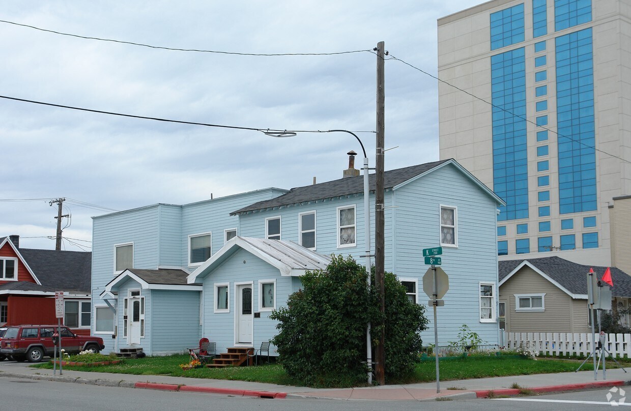 Building Photo - 735 K St
