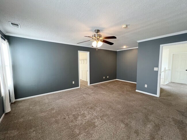 Foto del edificio - COMING SOON: Charming 3-Bedroom Home with ...