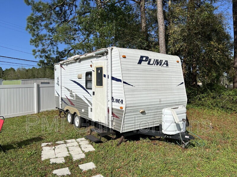 Foto principal - 738 Carondelay Dr