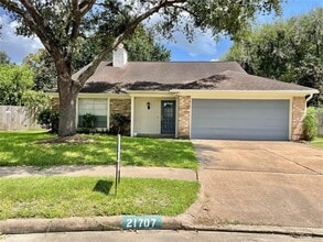 Building Photo - 21707 Country Park Ct