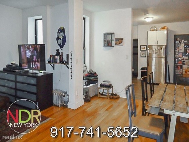 Building Photo - 2 br, 1 bath Apartment - 114 Ralph Ave