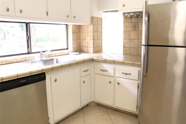 Foto del edificio - 16919 N Bay Rd