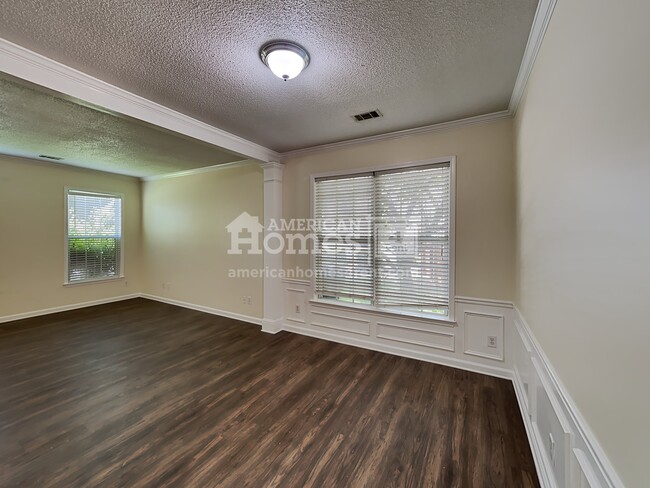 Building Photo - 4180 Glenaire Way NW